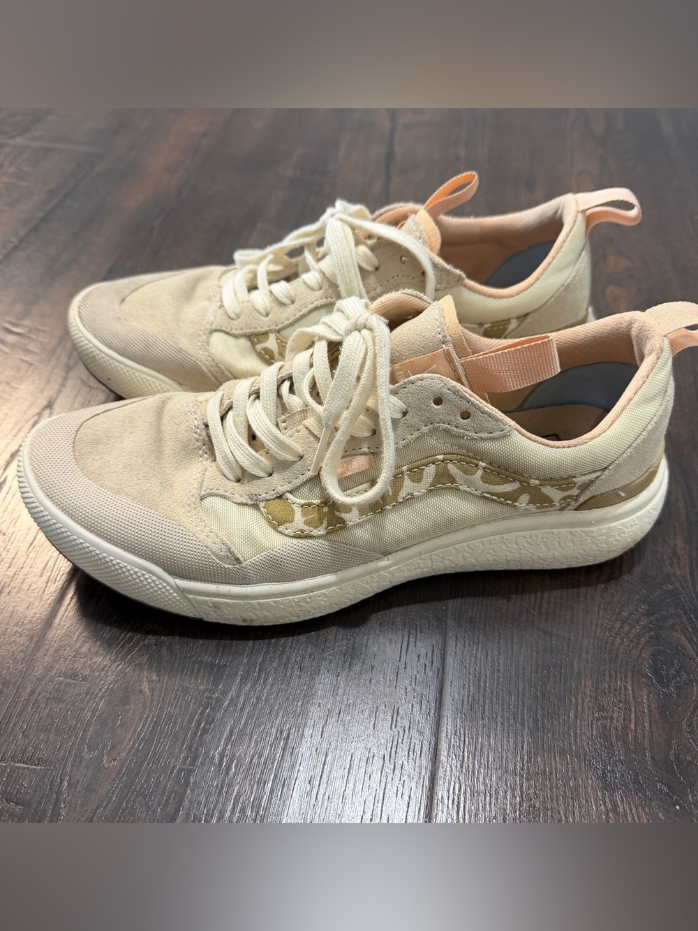VANS women’s size 8.5 sneakers